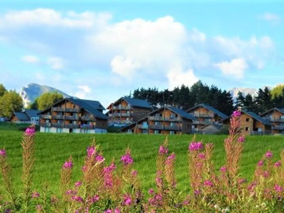 Chalet Mitoyen 3 Pieces, 8 Pers. Avec Terrasse Et Parking A La Joue Du Loup - Fr-1-504-641 Saint-Étienne-en-Dévoluy